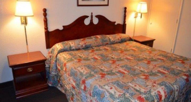 Red Roof Inn Scottsburg Εξωτερικό φωτογραφία