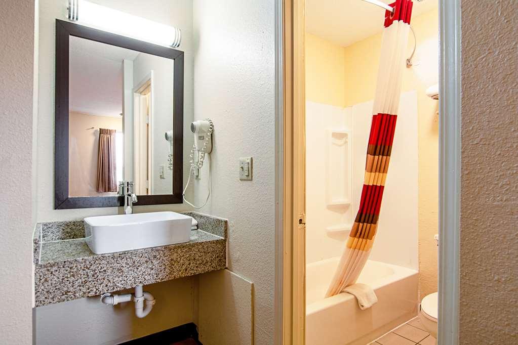 Red Roof Inn Scottsburg Δωμάτιο φωτογραφία